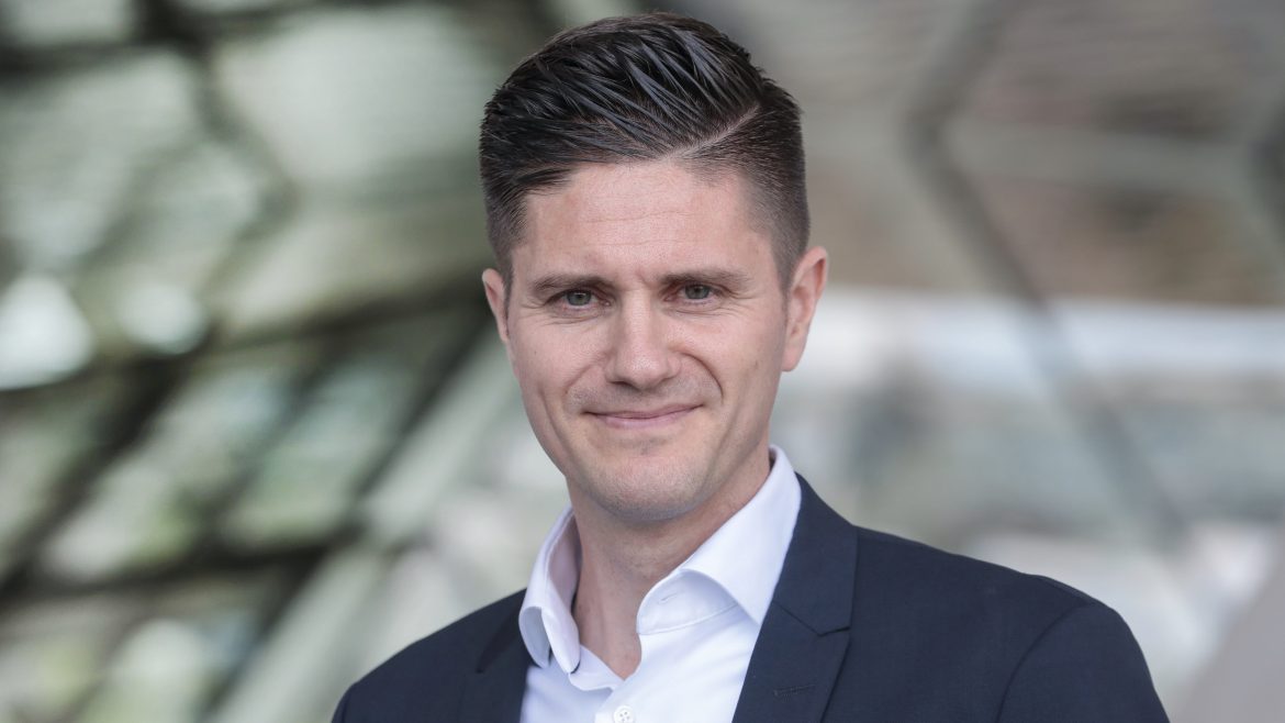 Porsche names Hannes Ruoff as its CEO for the Asia Pacific region.